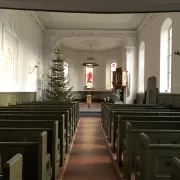 9 Christbaum Kirche Thundorf 2021 (Michèle Rova)